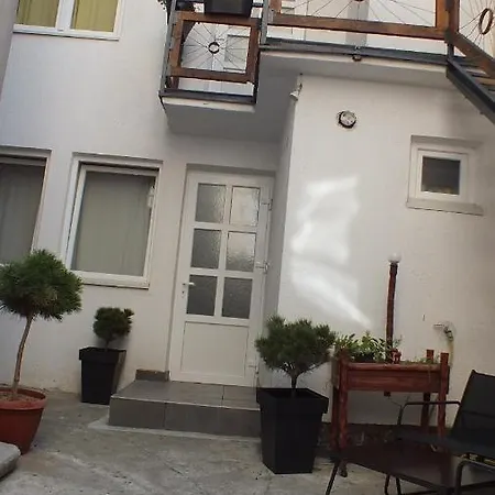 Little L Dorcol Belgrade
